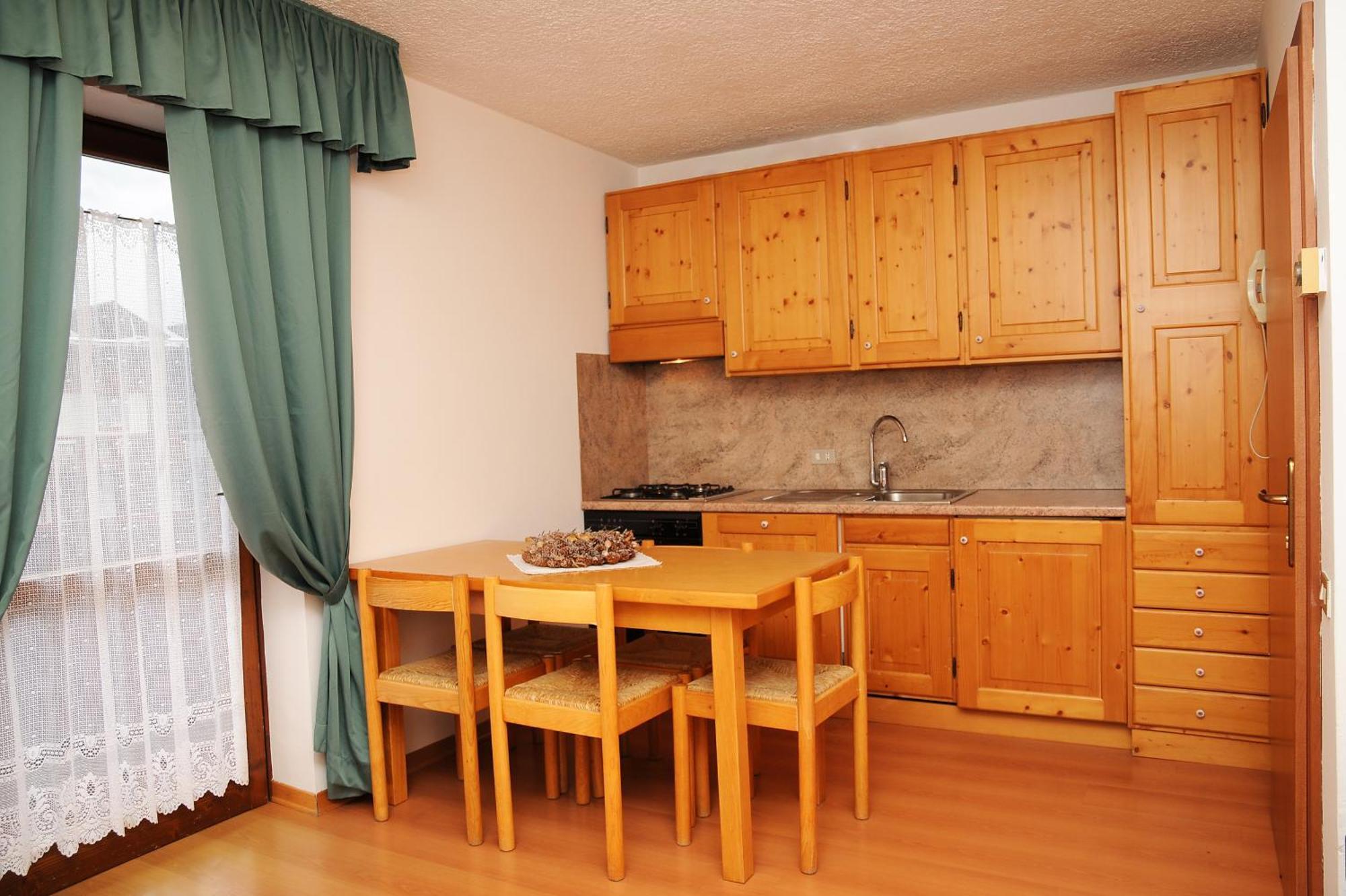 Residence Marisol Camere & Appartamenti - Mezzana Centre Dış mekan fotoğraf