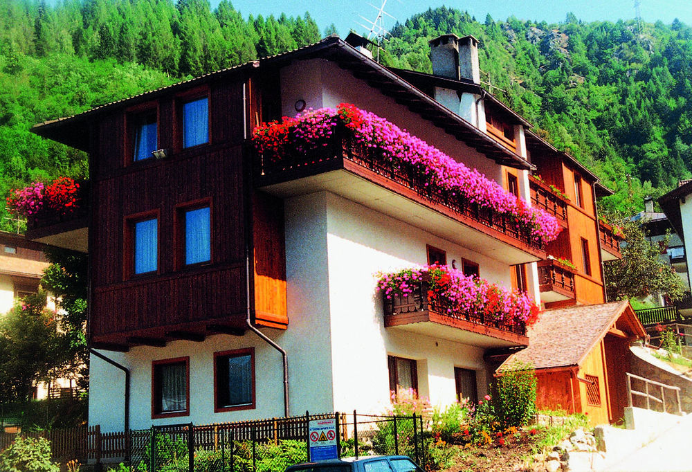 Residence Marisol Camere & Appartamenti - Mezzana Centre Dış mekan fotoğraf