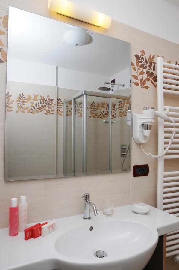 Residence Marisol Camere & Appartamenti - Mezzana Centre Dış mekan fotoğraf